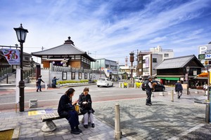 中国の経済発展は著しく、都市部では先進国並みの生活水準になっている。とはいえ、貧しい地域もまだ多く、国としては先進国の仲間入りをするには至っていない。一方、日本はアジアで最も早く先進国入りしている。(イメージ写真提供:123RF)
