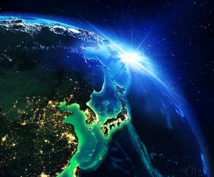 人口衛星が夜の時間帯に撮影した国土写真にどれだけの「光」が写っているかを見れば、国の経済発展のレベルを推し量ることができるだろう。中国メディアは、人口衛星が撮影した夜の日本、韓国、中国の写真を比較する記事を掲載した。(イメージ写真提供:123RF)