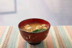 ユネスコ無形文化遺産に登録された「和食」は、その美しさやおいしさ、ヘルシーさなどから世界中で人気が高まっている。中国メディアは、そんな和食に欠かせない「みそ汁」について紹介する記事を掲載した。(イメージ写真提供:123RF)