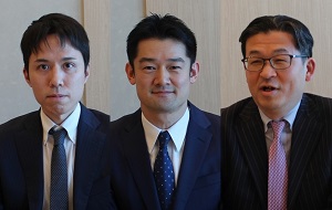 三井住友DSアセットマネジメントが設定・運用する「グローバルAIファンド(為替ヘッジあり)」がファンド オブ ザ イヤー2020で最優秀ファンド賞を受賞した。同ファンドの運用の特徴について三井住友DSアセットマネジメントのグローバルパートナー運用部シニアファンドマネージャーの田中弘幸氏(写真:右)と、実質的な運用を担っているアリアンツ・グローバル・インベスターズ・ジャパン営業本部の井村真也氏(写真:中央)と運用部の滝沢圭氏(写真:左)に聞いた。
