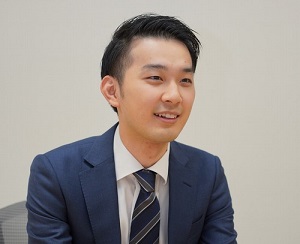アセットマネジメントOneが設定・運用する「投資のソムリエ」がファンド オブ ザ イヤー2020の安定資産(債券・バランス安定)型 部門で最優秀ファンド賞を受賞した。同ファンドの運用の主担当を務めているアセットマネジメントOneのソリューション戦略運用グループ ファンドマネジャーの得能達氏(写真)に、同ファンドの運用の実際について聞いた。