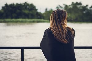 中国には愛国主義を振りかざす「憤怒青年(憤青)」と呼ばれる人びとがおり、憤青にとって「日本を旅行で訪れる中国人」や「日本製品を愛用する中国人」は批判の対象となってきた。(イメージ写真提供:123RF)
